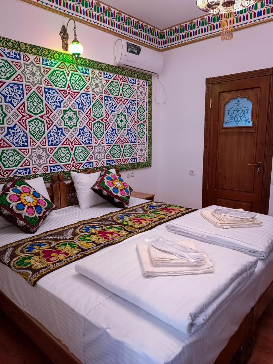 Meros Hotel Bukhara Eksteriør billede